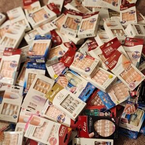 Kiss brand nails lot